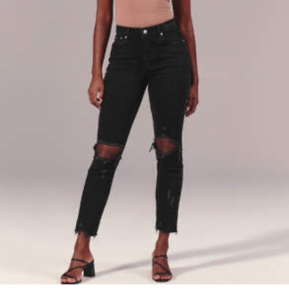 Abercrombie & Fitch Denim - A&F Ultra High Rise Distressed Mom Jean